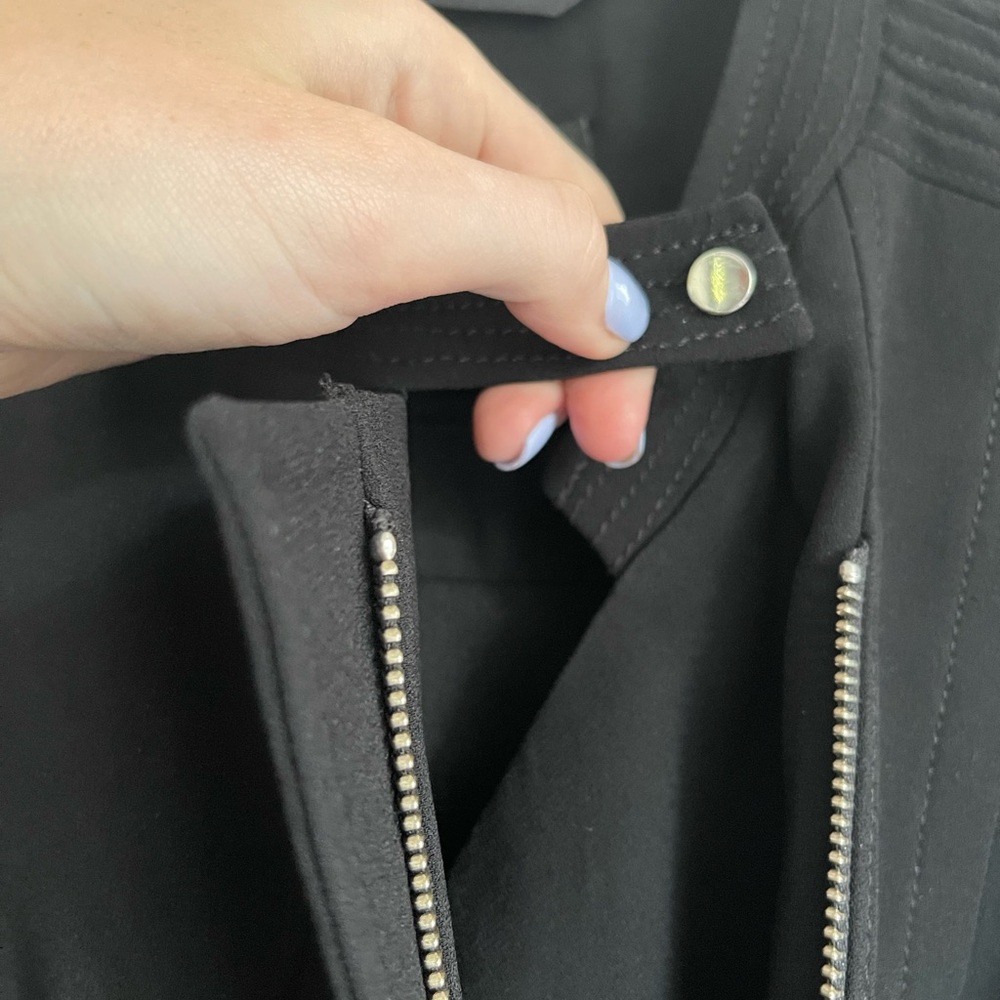 Babaton aritzia vest - Picture 3 of 5